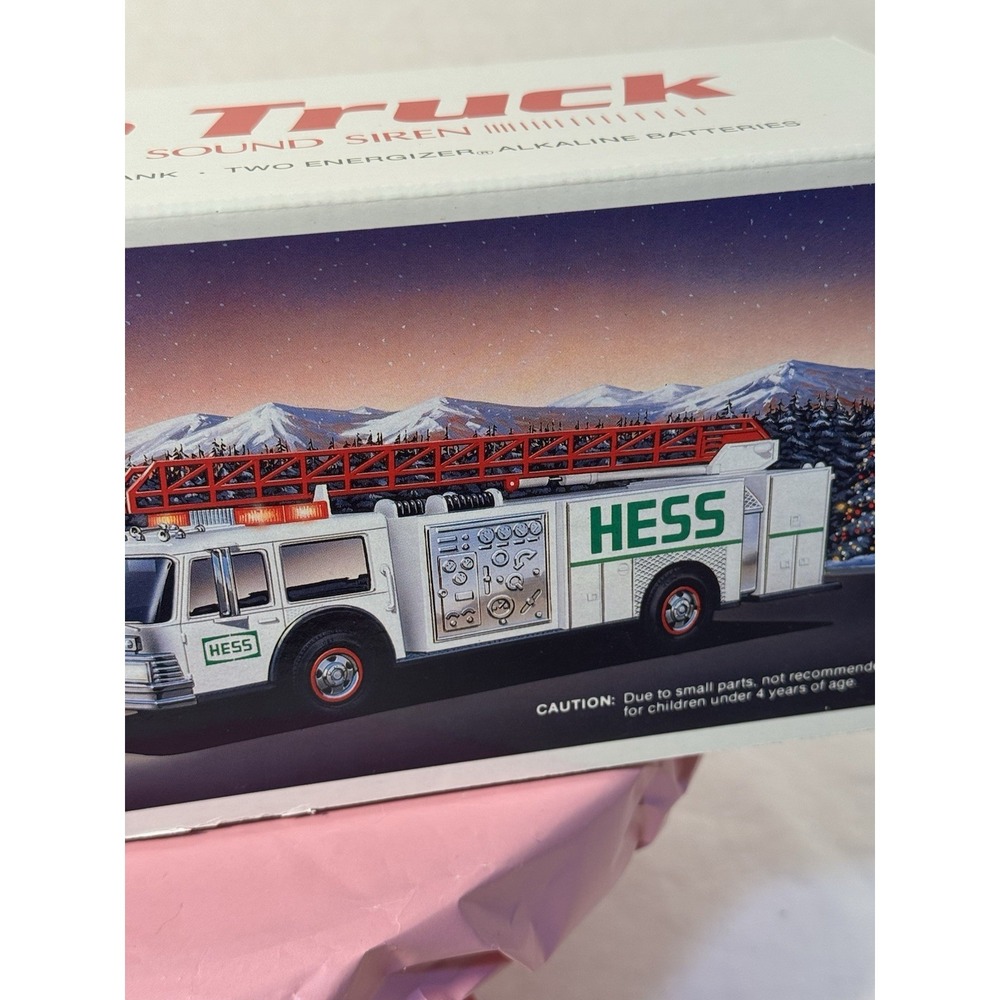Hess 1989 Toy Fire Truck Dual Sound Siren Bank New In Box